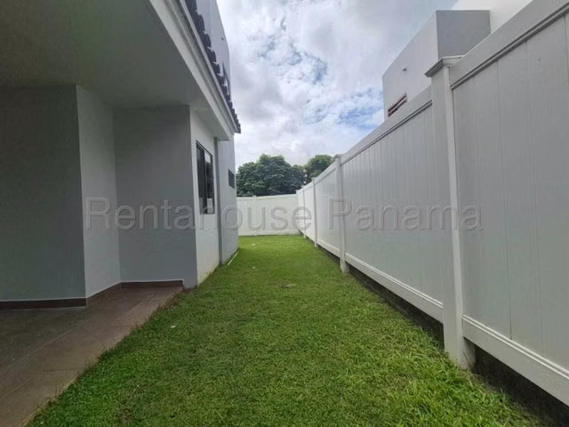 Venta de Casa en Brisas Del Golf J789GRR