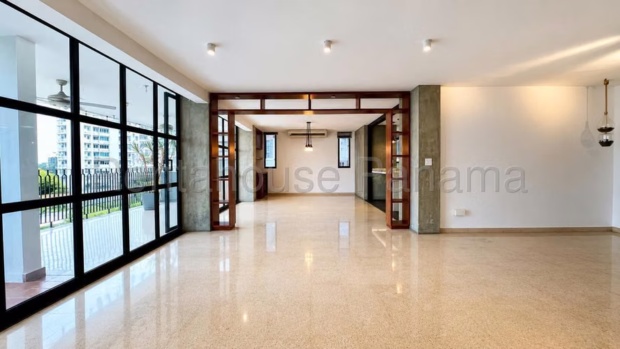 Alquiler de apartamento de 249m2 PH Antonatos Paitilla