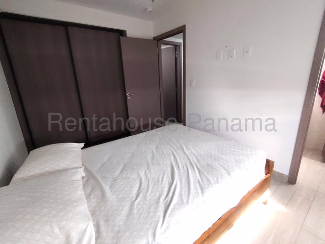 Alquilo Apartamento en El Bosque OF26-9125