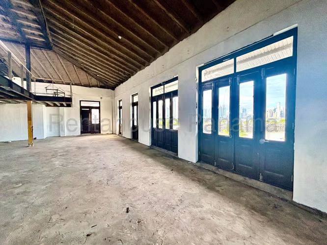 Office for rent in Casco Antiguo OF27-865