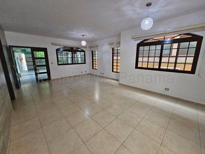 Casa en venta en PH El Doral Costa Sur