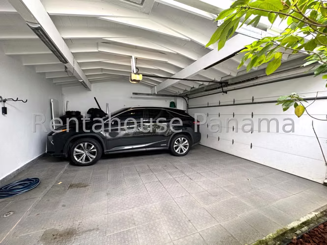 Vendo Casa de 348 m² en La Alameda, Betania 27-338GG