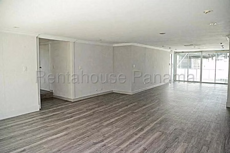 Vendo Casa de 348 m² en La Alameda, Betania 27-338GG