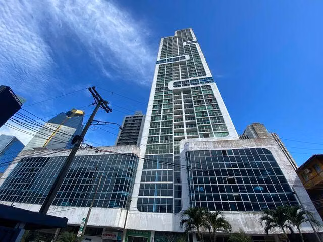 Vendo Apartamento de 100 m² en PH The Seawaves, Bellavista 27-337GG