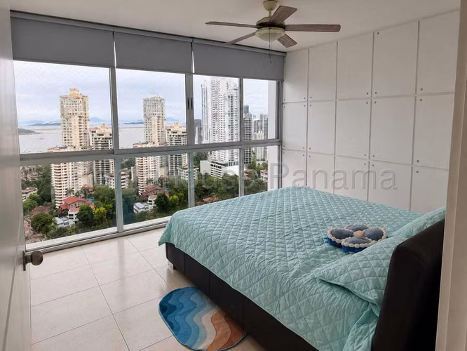 Vendo Apartamento de 100 m² en PH The Seawaves, Bellavista 27-337GG