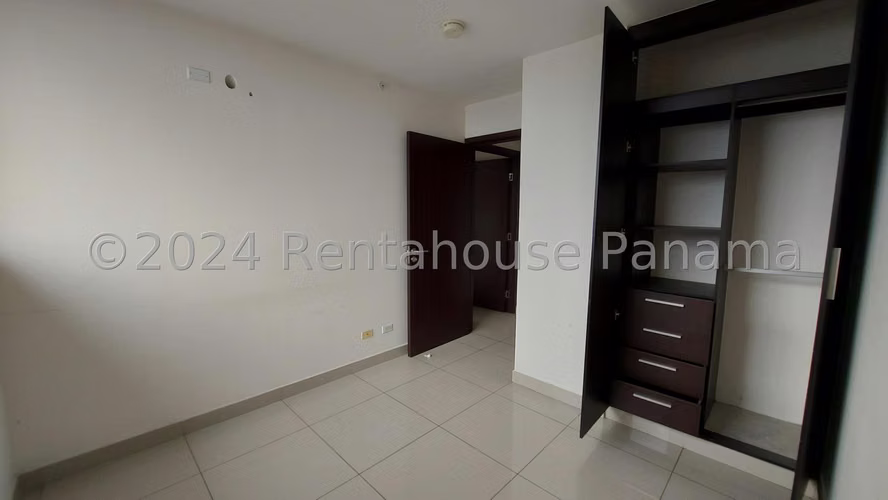 Apartamento en 12 de Octubre - Venta