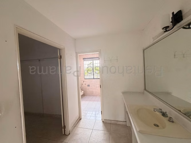 Venta Casa Las Cumbres - YD