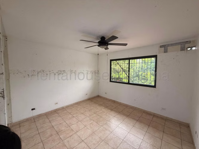 Venta Casa Las Cumbres - YD