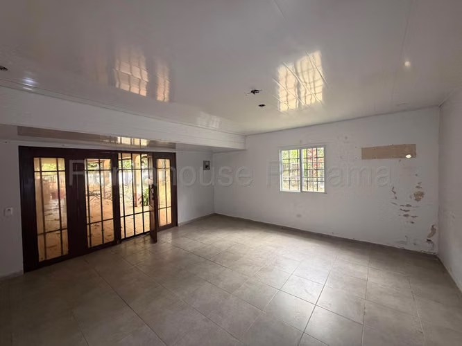 Venta Casa Las Cumbres - YD
