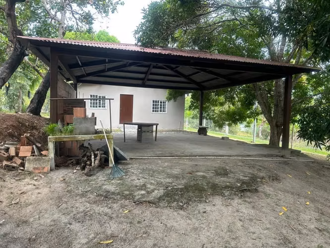 Vendo terreno con casa NEGOCIABLE - Imagen 5