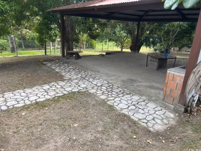 Vendo terreno con casa NEGOCIABLE - Imagen 2