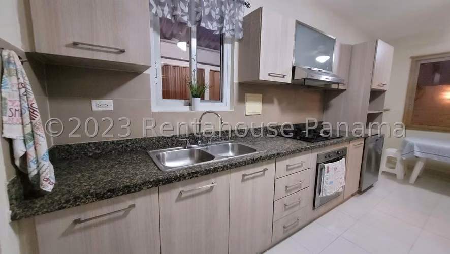 Venta Casa Quintas de Versalles Costa Sur 27YCG902