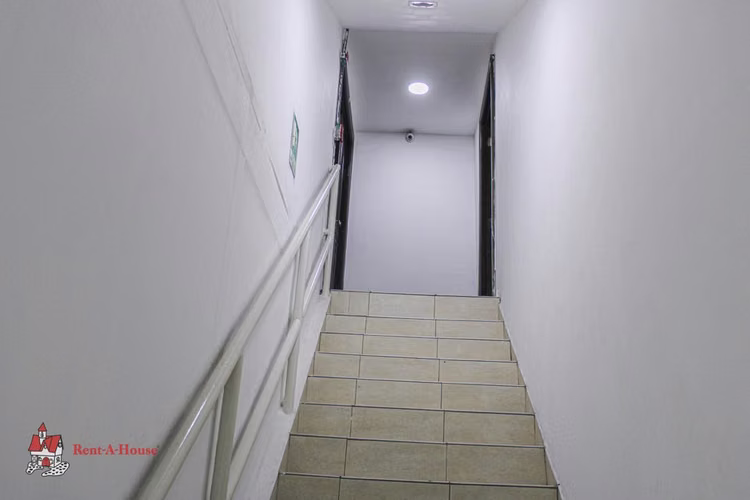 Galera de dos niveles en venta en Río Abajo