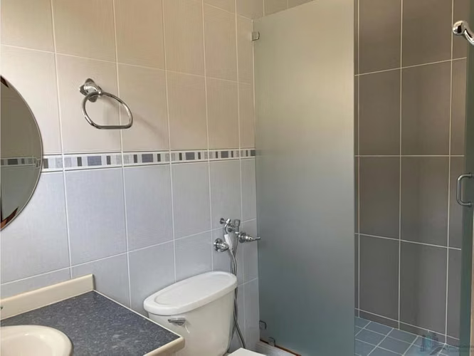 VENTA CASA CLAYTON 500M2 CON PISCINA CAMINO DE CRUCES CV