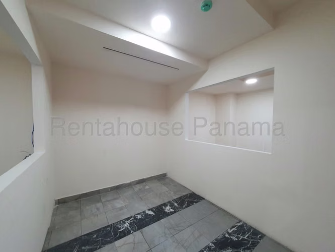 Alquiler de Oficina Comercial en Bellavista I3101GRR - Imagen 6