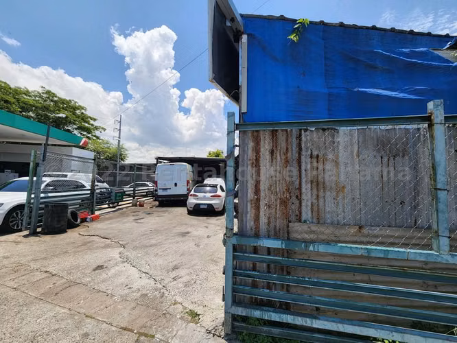 Venta de lote completo de 1,023 m²  en Rio Abajo