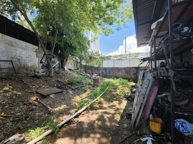 Venta de lote completo de 1,023 m²  en Rio Abajo