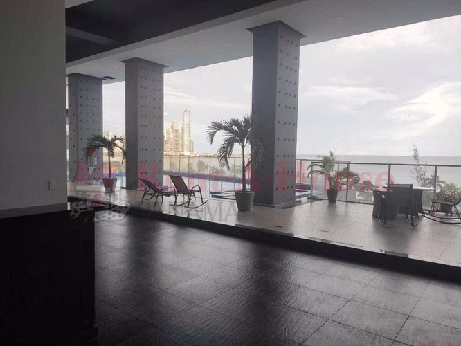 Se Vende Apartamento en Avenida Balboa LA26-5092
