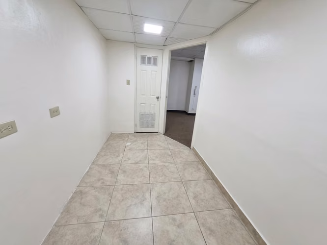 OFICINA CON RECEPCIÓN Y ÁREA PRIVADA · PLAZA PAITILLA · OFICINA 33E