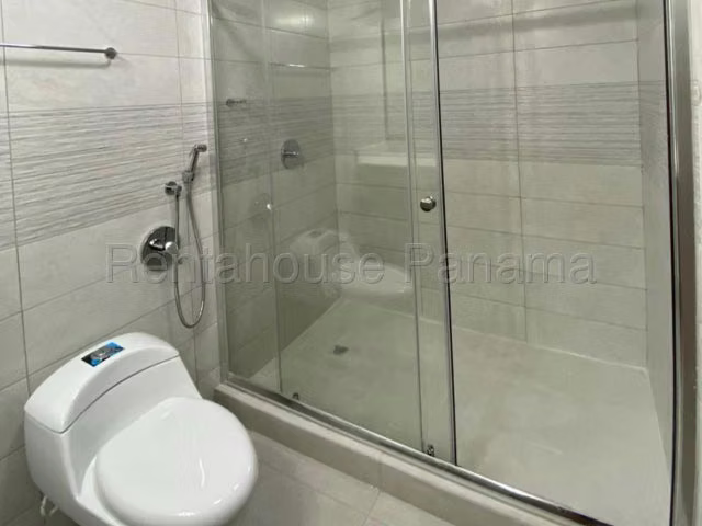 Alquiler de Apartamento Amoblado PH VIVENDI GREEN en Edison Park 27LBR196