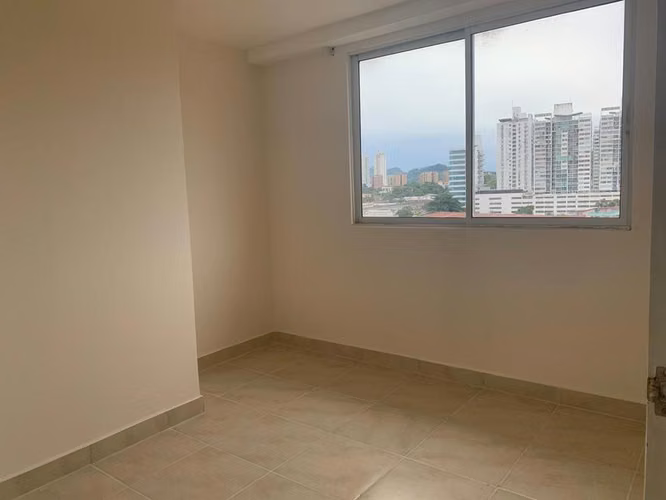 Alquiler de apartamento en avenida 12 de Octubre PH New Town