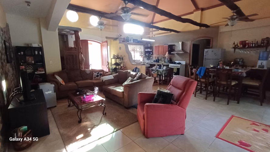 Casa Amueblada en Alquiler en Coronado | 4 Recámaras | Piscina Privada | 1,080 m²