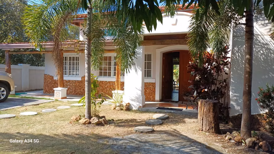 Casa Amueblada en Alquiler en Coronado | 4 Recámaras | Piscina Privada | 1,080 m²