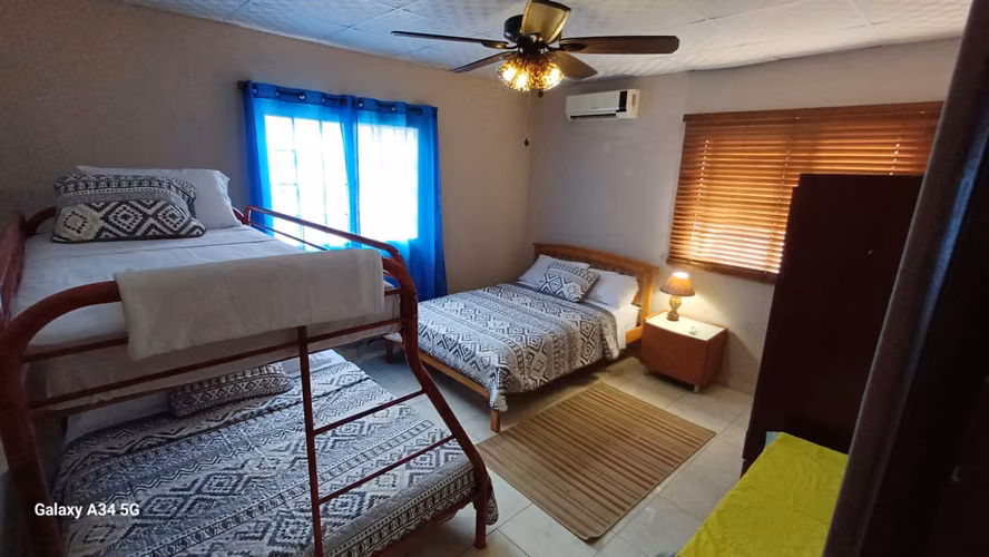 Casa Amueblada en Alquiler en Coronado | 4 Recámaras | Piscina Privada | 1,080 m²