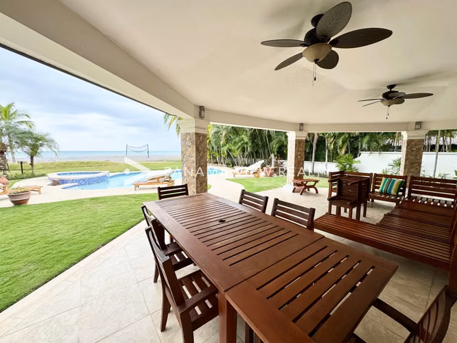 CASA FRENTE AL MAR - BUENAVENTURA