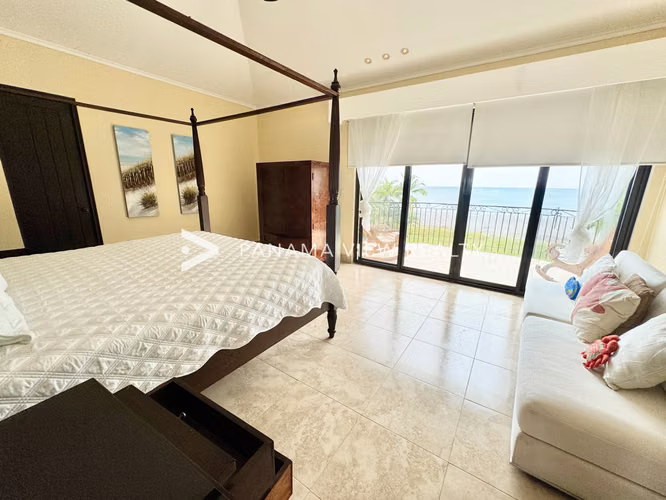 CASA FRENTE AL MAR - BUENAVENTURA