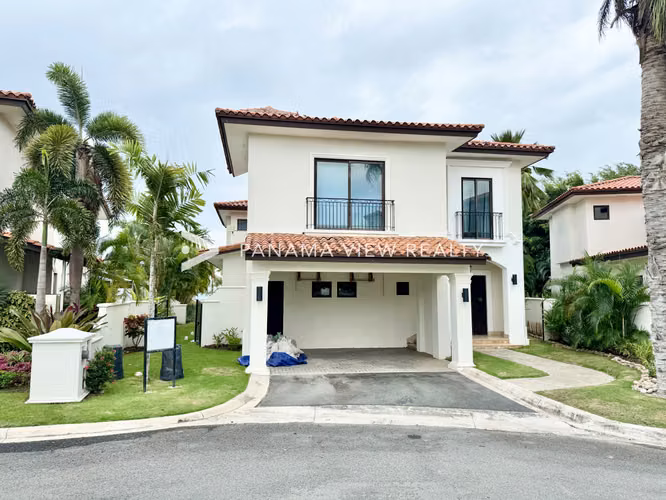 CASA FRENTE AL MAR - BUENAVENTURA