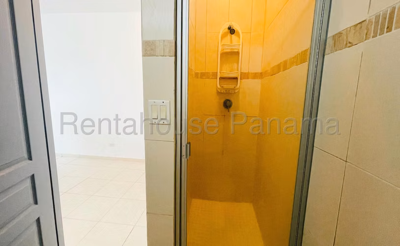 Se Vende Apartamento en Avenida Balboa DPA26-9109