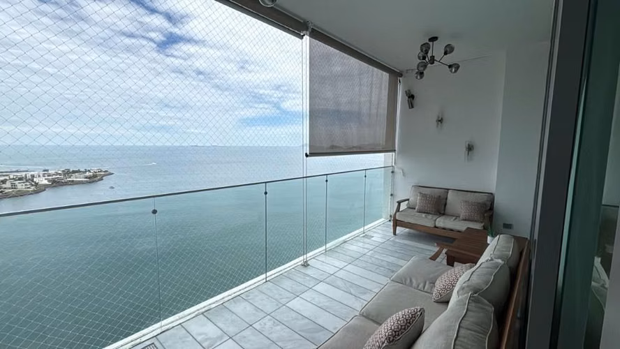 He rented beautiful and full amobaldo suitable in 300mtrs 4bedrooms 4bathrooms