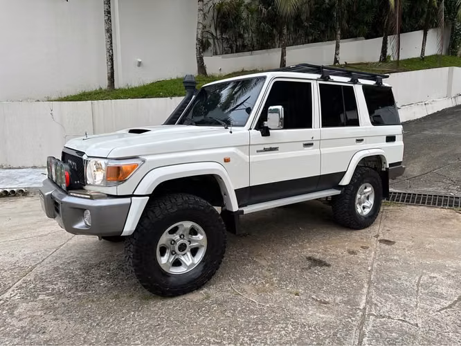 Toyota Land Cruiser Serie 70 V8 Diésel 2021 EXCELENTE CONDICIONES