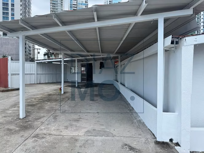 Se Alquila Casa para Uso Comercial