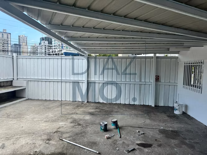 Se Alquila Casa para Uso Comercial