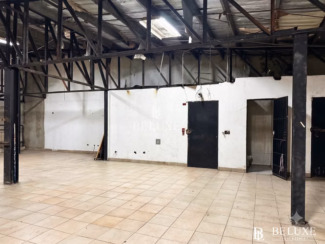 ALQUILER DE BODEGA/GALERA EN BETHANIA, LOS ANGELES (21)