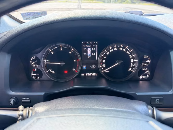 Toyota Land Cruiser IMPECABLE - Imagen 4