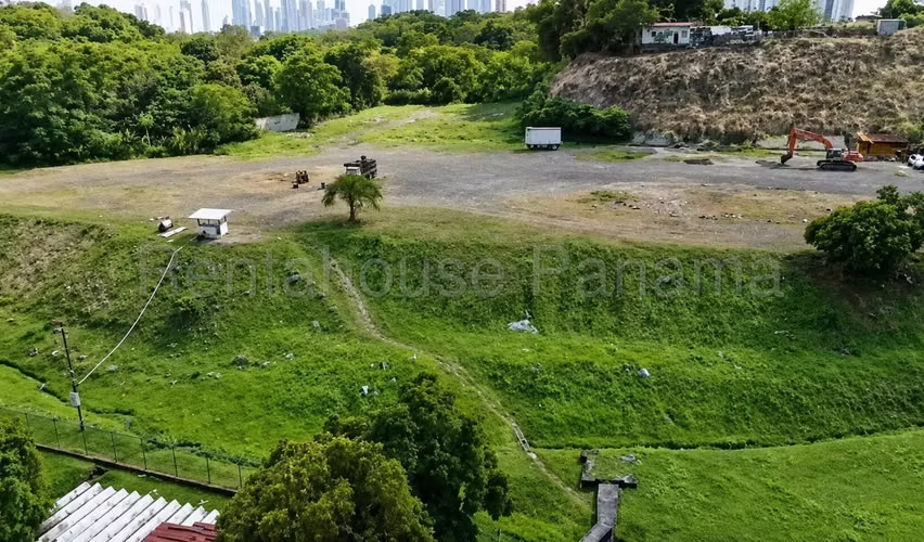 Terreno en Venta en Río Abajo YM