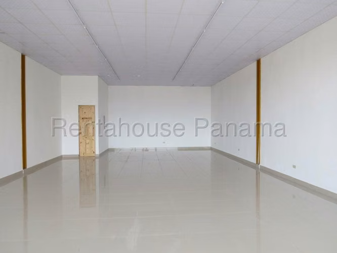 VENTA DE PLAZA COMERCIAL EN LAS CUMBRES