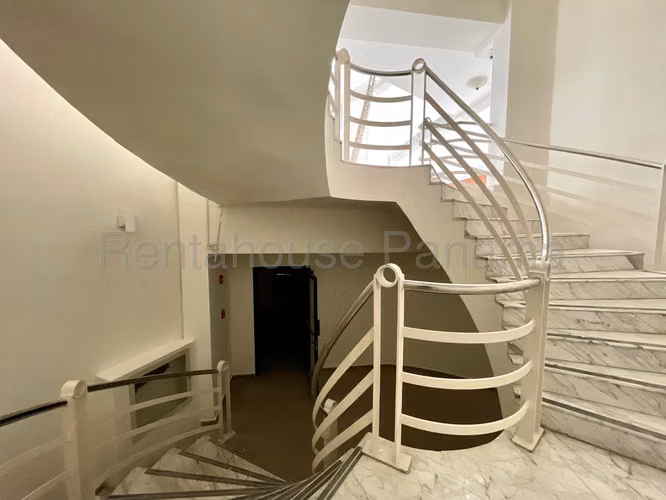 VENTA DE EDIFICIO EN TRANSISTMICA  - PLAZA AGORA
