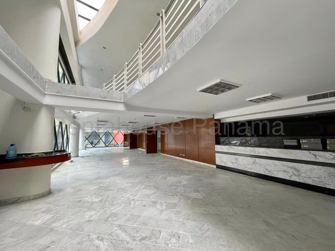 VENTA DE EDIFICIO EN TRANSISTMICA  - PLAZA AGORA