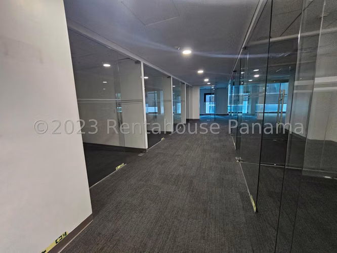 VENTA DE OFICINA EN COSTA DEL ESTE  - PH GMT