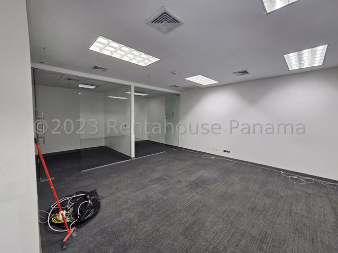 VENTA DE OFICINA EN COSTA DEL ESTE  - PH GMT
