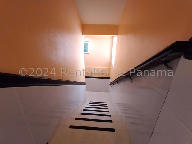 VENTA DE EDIFICIO EN CALIDONIA  - HOTEL