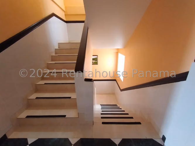 VENTA DE EDIFICIO EN CALIDONIA  - HOTEL