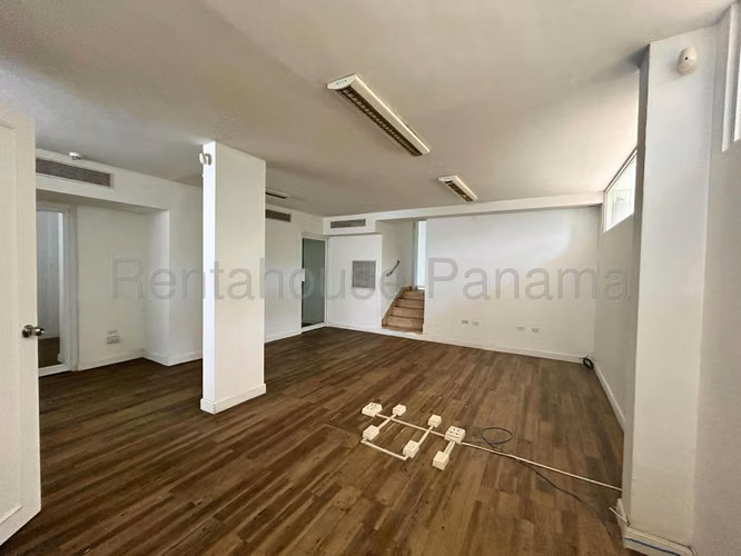 VENTA DE LOCAL EN OBARRIO  - LOTE CON MEJORAS