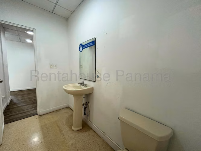 VENTA DE LOCAL EN OBARRIO  - LOTE CON MEJORAS