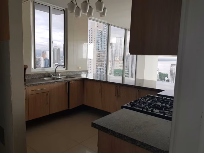 VENDO APTO CON VISTA AL MAR - Imagen 4