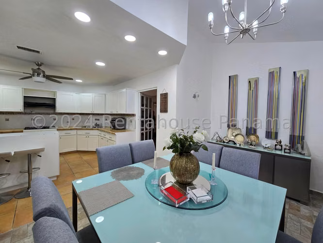 VENTA DE CASA BRISAS DEL GOLF GM